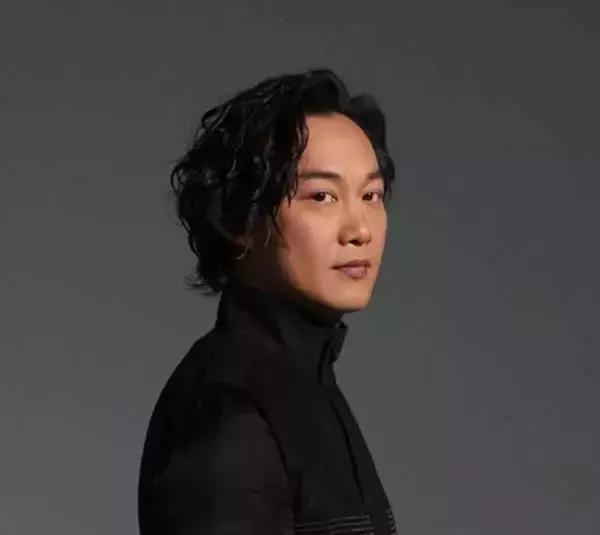 不迷信流行款，看脸型选发型才是王道