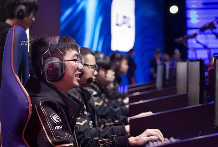 LOL:Sofm接受越南媒体采访 在Snake很开心最亲的人是中单Guoguo