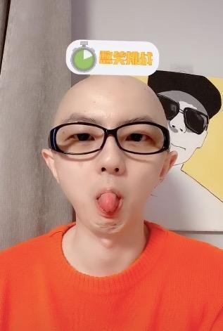 42岁歌手妻子曝光！结婚数年保密工作堪称一绝，老婆似比他老5岁