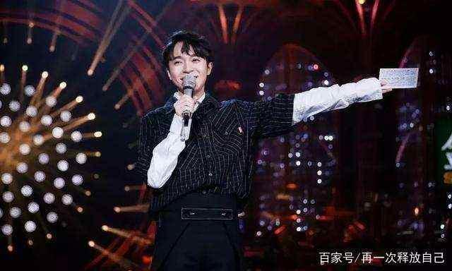 《我是歌手》新一季首播,吴青峰深情演唱《燕窝》,直言好紧张!