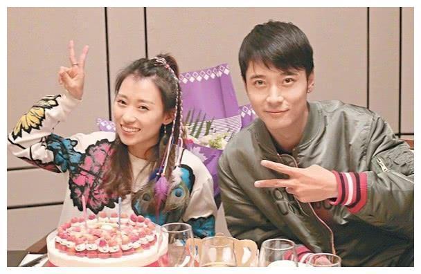 网传洪欣多次表达心境,试图原谅张丹峰,最终却依旧留不住他的心