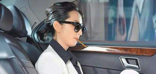 日本黑帮“女老大”,曾血洗对方老巢,最终帮派解散下场凄惨