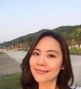 ​她是《还珠格格》中名气最差的演员，却自认比林心如还美？