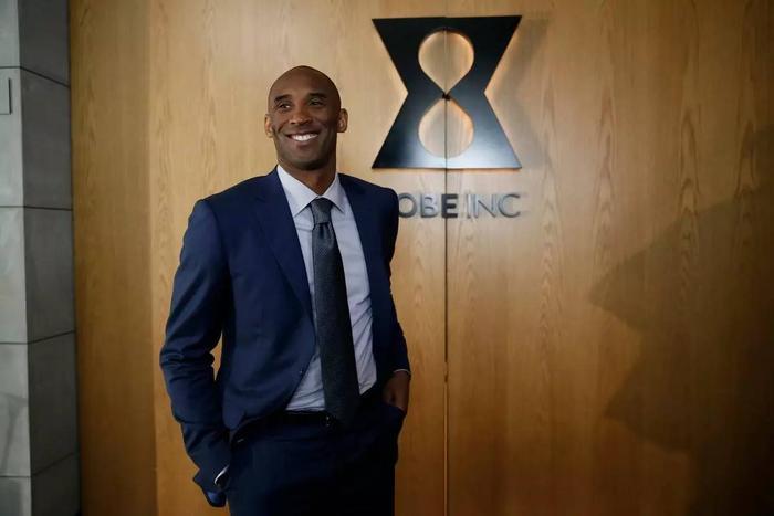 跟腱断裂后，科比这一幕不得不让人佩服！这就是科比！