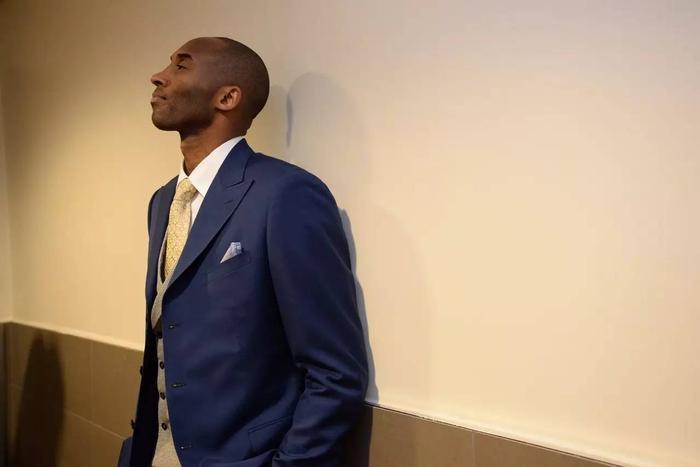 跟腱断裂后，科比这一幕不得不让人佩服！这就是科比！