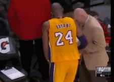 跟腱断裂后，科比这一幕不得不让人佩服！这就是科比！