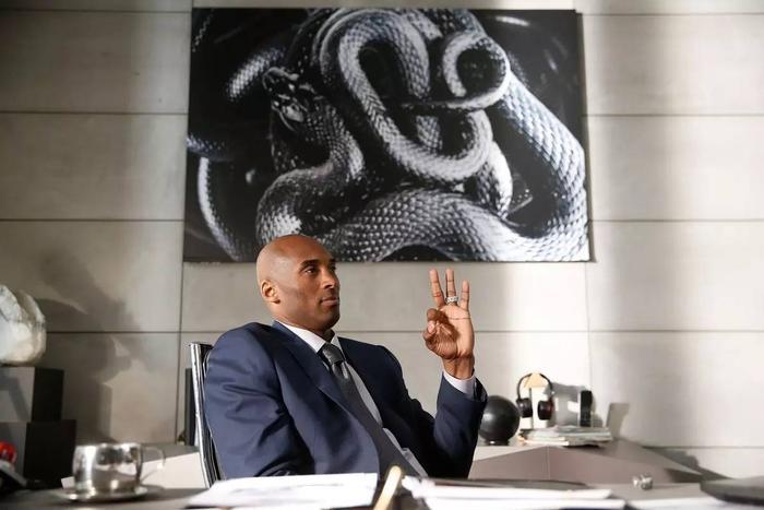 跟腱断裂后，科比这一幕不得不让人佩服！这就是科比！