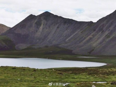 ​思金拉措，传说为财主百龙之王居住的神湖