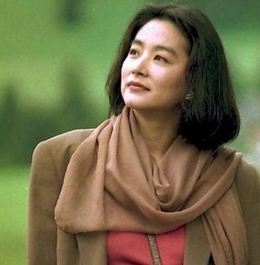 一代女神林青霞被爆离婚，戏迷痛心惋惜