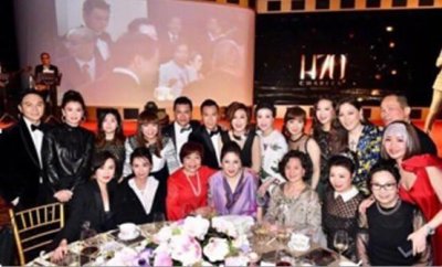 ​李连杰参加向华强70大寿全程低调! 向太澄清向华强和利智丑闻!