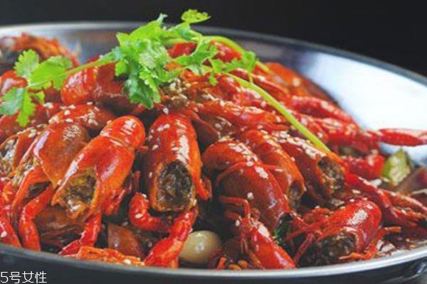 虾头发黑是不新鲜吗 龙虾头不可食用 虾头发黑是不新鲜吗 龙虾头不可食用