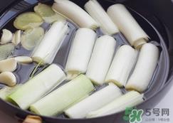 葱白大蒜汤可以治流感吗?葱白大蒜汤能预防流感吗? 葱白大蒜汤可以治流感吗?葱白大蒜汤能预防流感吗?