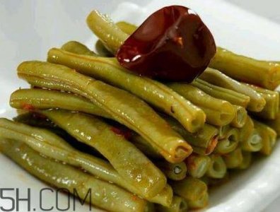 ​酸豆角臭了还能吃吗 酸豆角有臭味怎么办