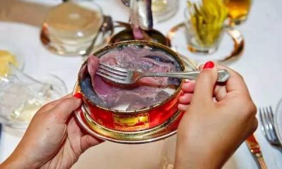 ​鲱鱼罐头是什么?鲱鱼罐头为什么这么臭