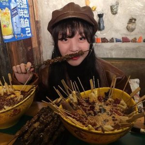 ​吃货主播吃饭,吃完忘关摄像头内幕被爆,网友:取关吧!