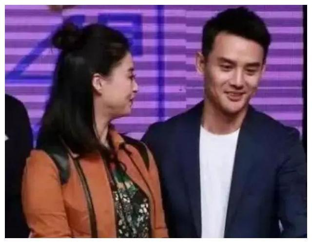 王凯蒋欣被曝秀恩爱！黄晓明回应离婚传闻？