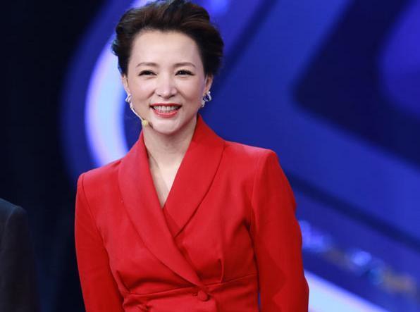 55岁程前老婆近照曝光，原来是熟悉的面孔！