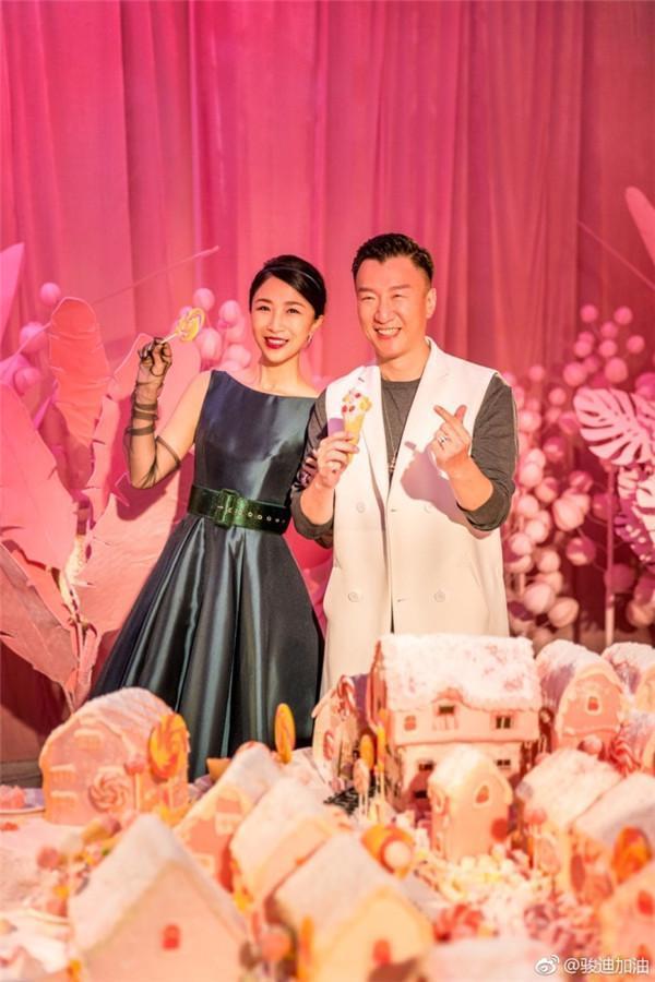 女儿在家里更受宠，孙红雷老婆称自己在父母面前成透明的了