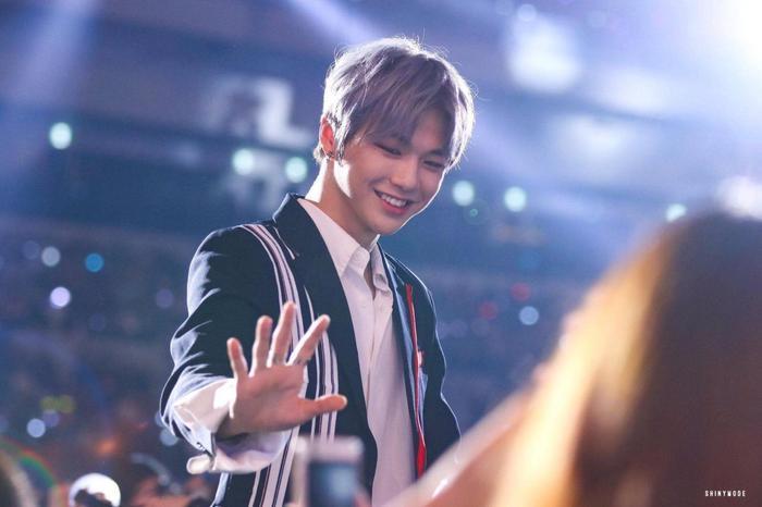 wanna one今解散, 姜丹尼尔人气一骑绝尘, 其余团员都回去拖飞机