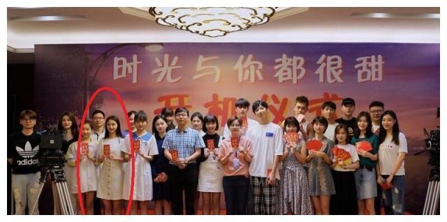 大闹安检女艺人身份曝光，系芒果TV签约艺人刘露，事后发文道歉