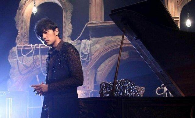 周杰伦写歌唱爸爸家暴,其实周爸爸才是杰伦事业上的助力人