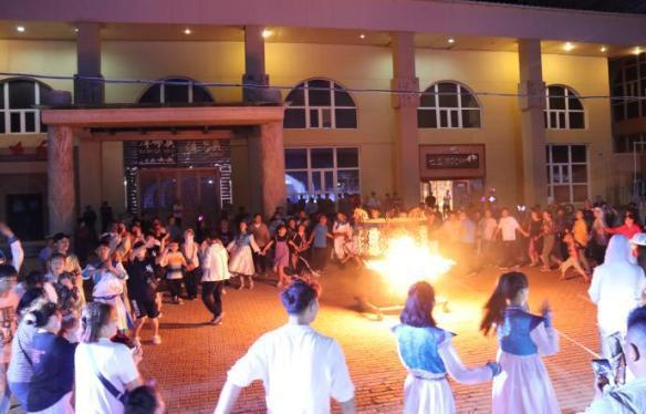 亿利库布其七星湖沙漠度假区大漠清凉节真爽快