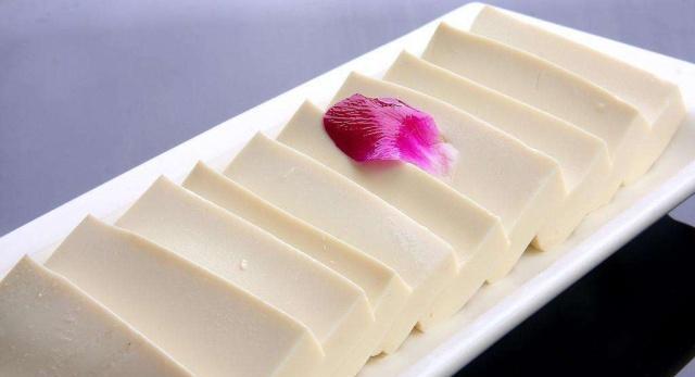 美味的日本豆腐这样做,口感软滑细嫩,家里的老人孩子都爱吃!