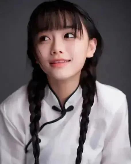 四川女孩子确实长得好看，这7位四川女名人明星，个个颜值在线