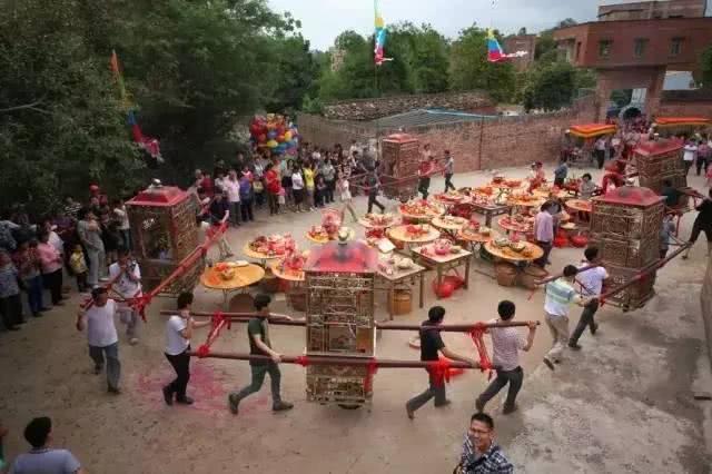 湛江和茂名，哪里的年例更隆重？