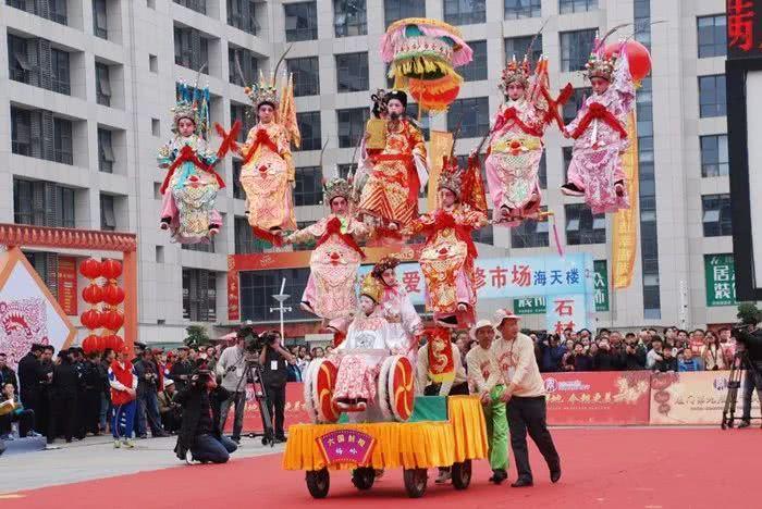 湛江和茂名，哪里的年例更隆重？