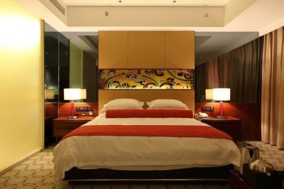 ​花总信息泄露者回应致歉信：愿做仆人照顾保护花总的生活和安全