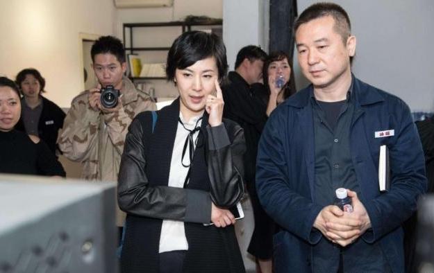 名气不输杨澜,当红时嫁入豪门,今身价百亿,成励志人生!