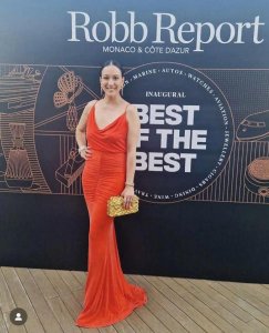 ​看了赌王长子女儿的近照，才知道赌王基因终于有人遗传了