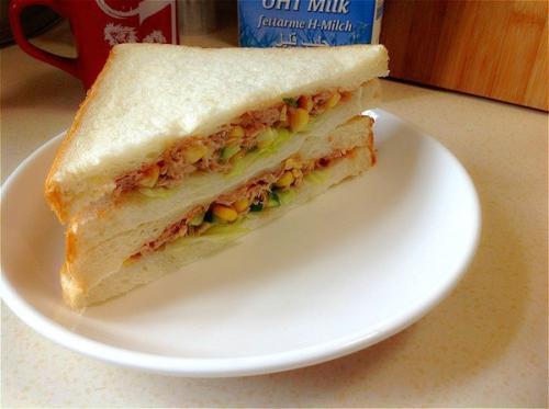 吐司三明治怎么做 吐司三明治的做法 吐司三明治怎么做 吐司三明治的做法