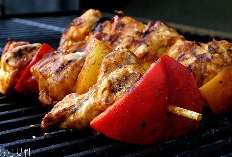 烤箱烤鸡胸肉要多久 烤箱烤鸡胸肉技巧