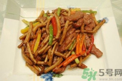 ​茶树菇没熟会中毒吗?茶树菇没熟可以吃吗