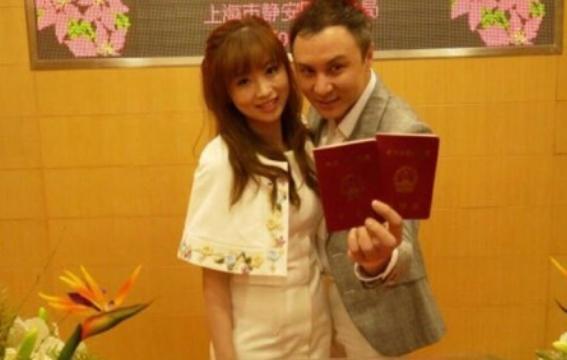 上海名主持朱桢前妻画风太妖娆,频晒大尺度照片,戏称想当二姨太