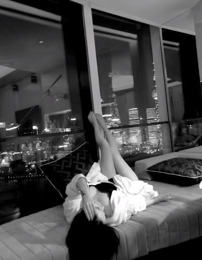 上海名主持朱桢前妻画风太妖娆,频晒大尺度照片,戏称想当二姨太