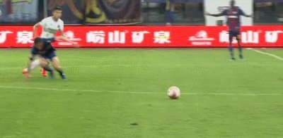​足球比赛中较为简单的6种过人技巧，最后一种内马尔经常使用
