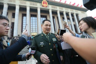 ​王洪光：当兵37年晋升中将副司令，老爸是少将，岳父是副国级少将
