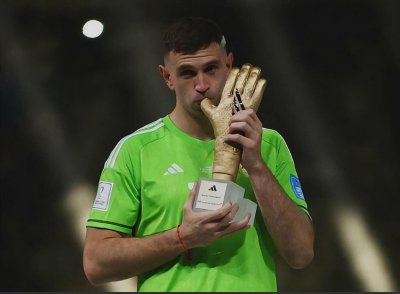​「世界杯」阿根廷最佳守门员不礼貌的淫秽姿态 被指责“粗鲁行为”