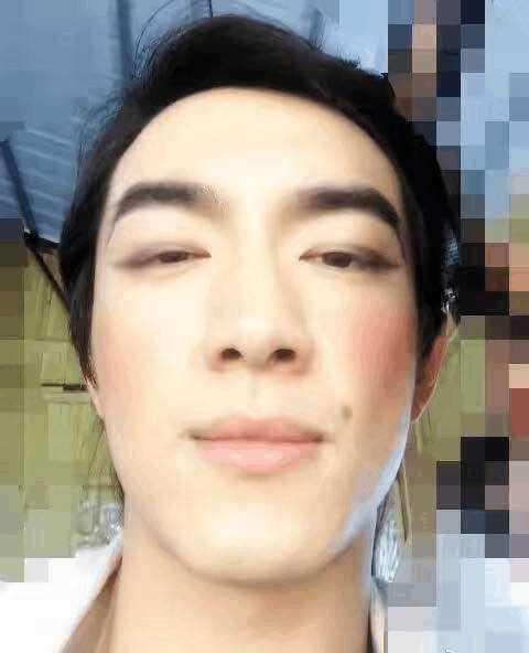 爱发丑照的男明星,胡歌毫不做作绝对的C位,郑云龙神还原光头强