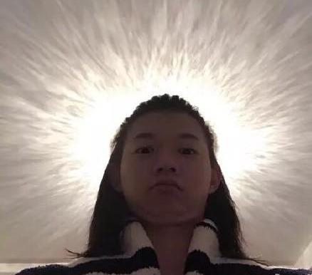 爱发丑照的男明星,胡歌毫不做作绝对的C位,郑云龙神还原光头强