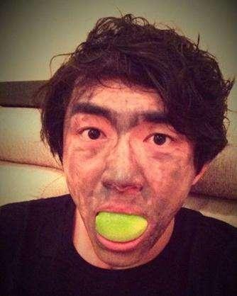 爱发丑照的男明星,胡歌毫不做作绝对的C位,郑云龙神还原光头强