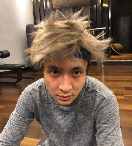 爱发丑照的男明星,胡歌毫不做作绝对的C位,郑云龙神还原光头强