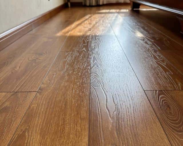 瓷砖还是木地板好（瓷砖和木地板哪个好）