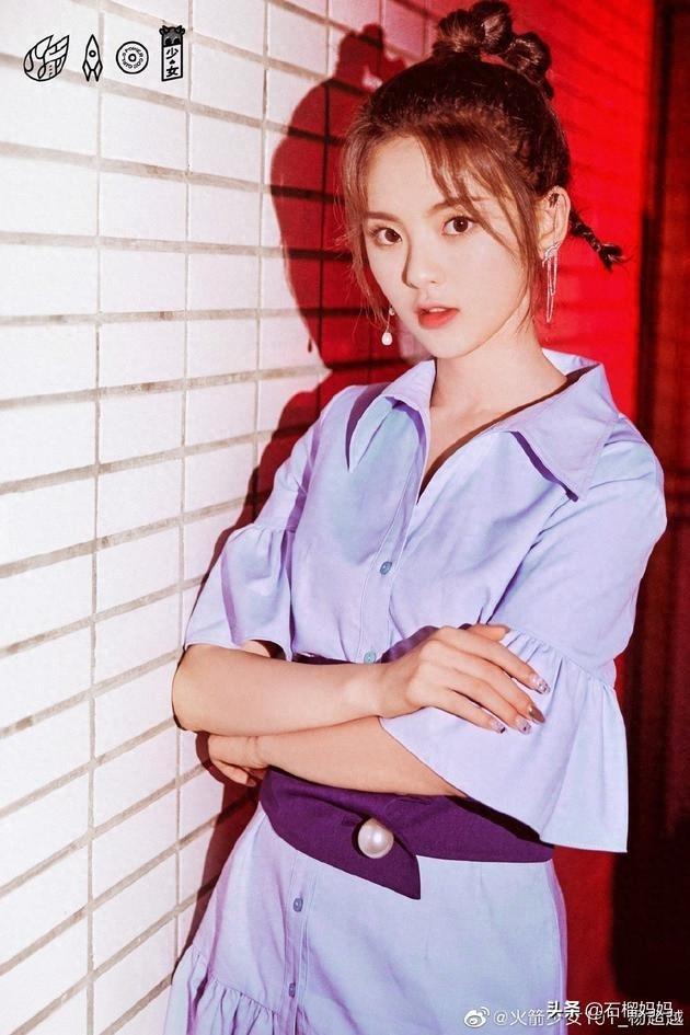 杨超越21岁生日，发文庆祝，很高兴这一年认识的每一个人