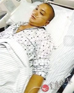 ​网红直播捅马蜂窝被指太作！被蛰进重症监护室