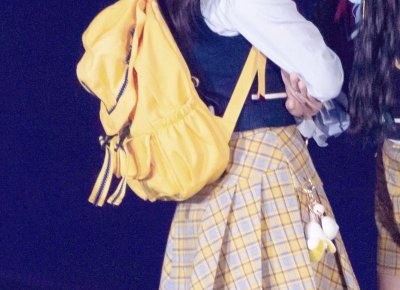 ​怎么追内向不爱说话的女生，能打开她的心扉？(女孩性格内向不爱说话怎么追她)