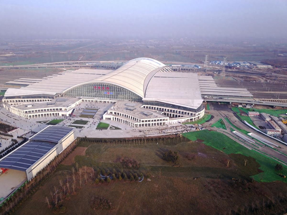 航拍竣工通车的济南东站大气磅礴